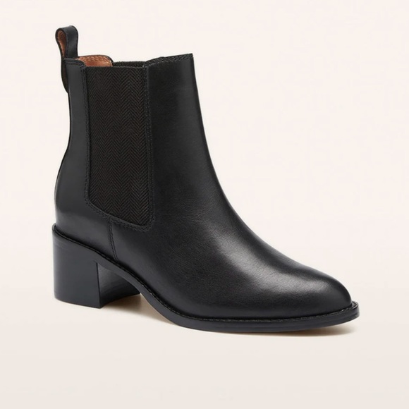 FRANKIE4 Black Ankle Boots - Picture 2 of 7
